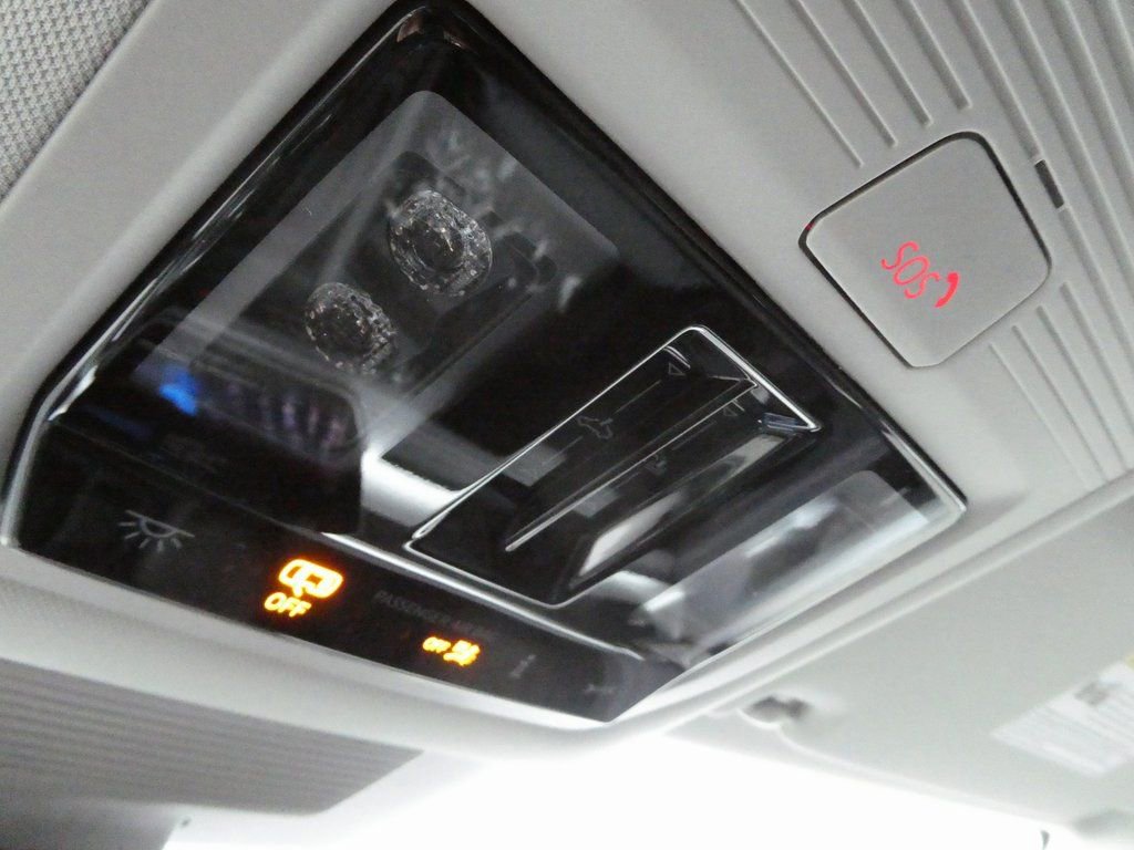 New 2026 Volkswagen Tiguan SE image 21