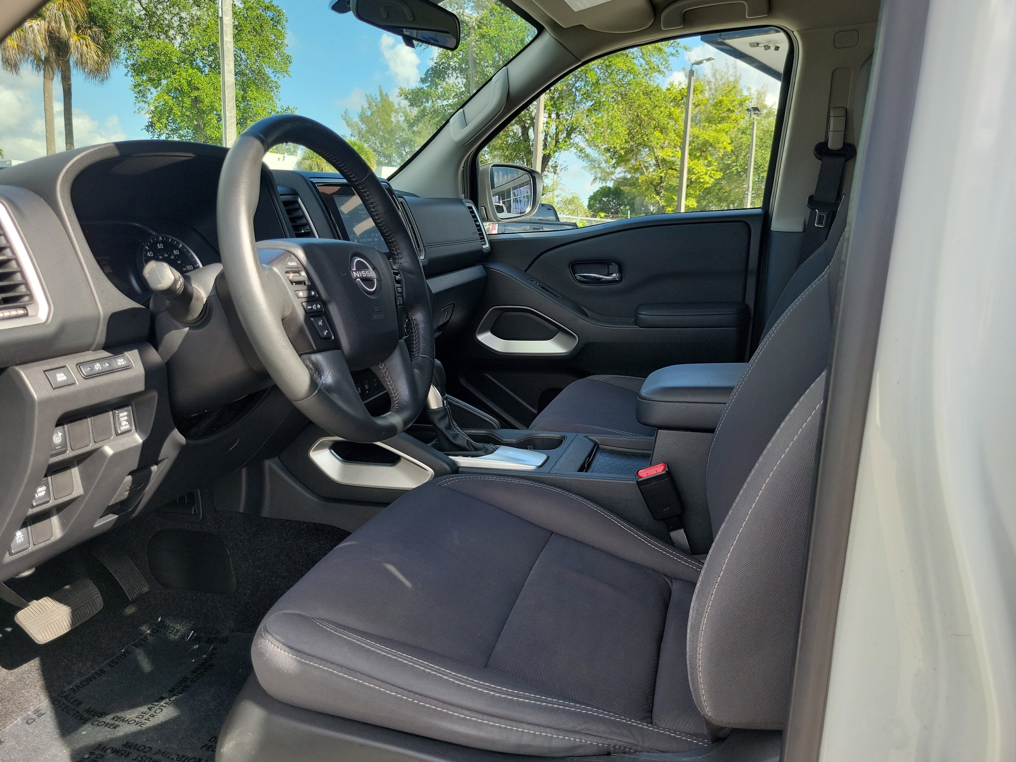 Used 2022 Nissan Frontier SV image 9