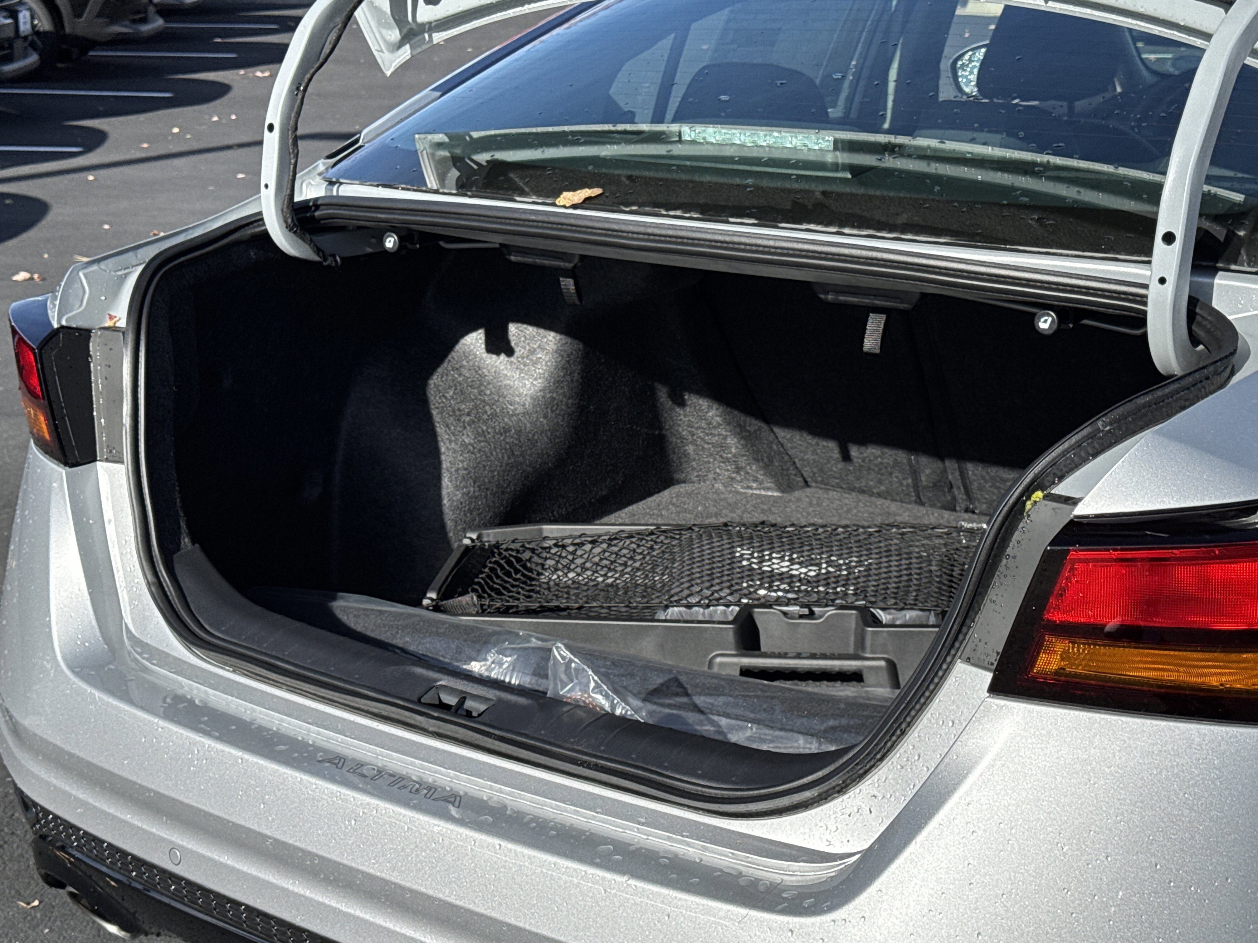 New 2025 Nissan Altima 2.5 SR image 8