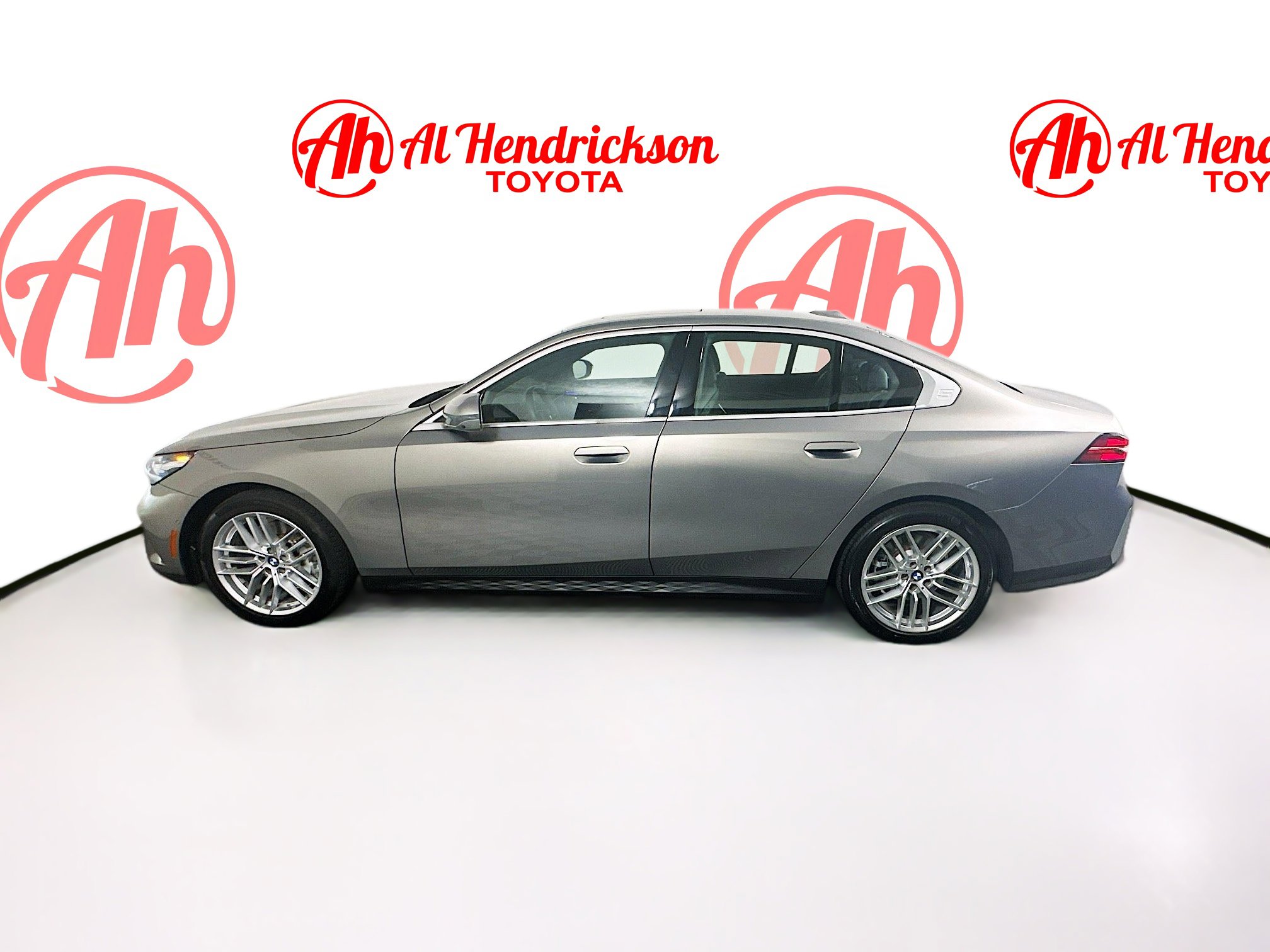 Used 2025 BMW 530i image 6