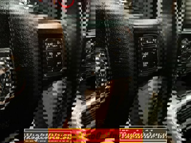 Used 2017 RAM 1500 Classic SLT w/ SLT Plus D￩cor Group image 21