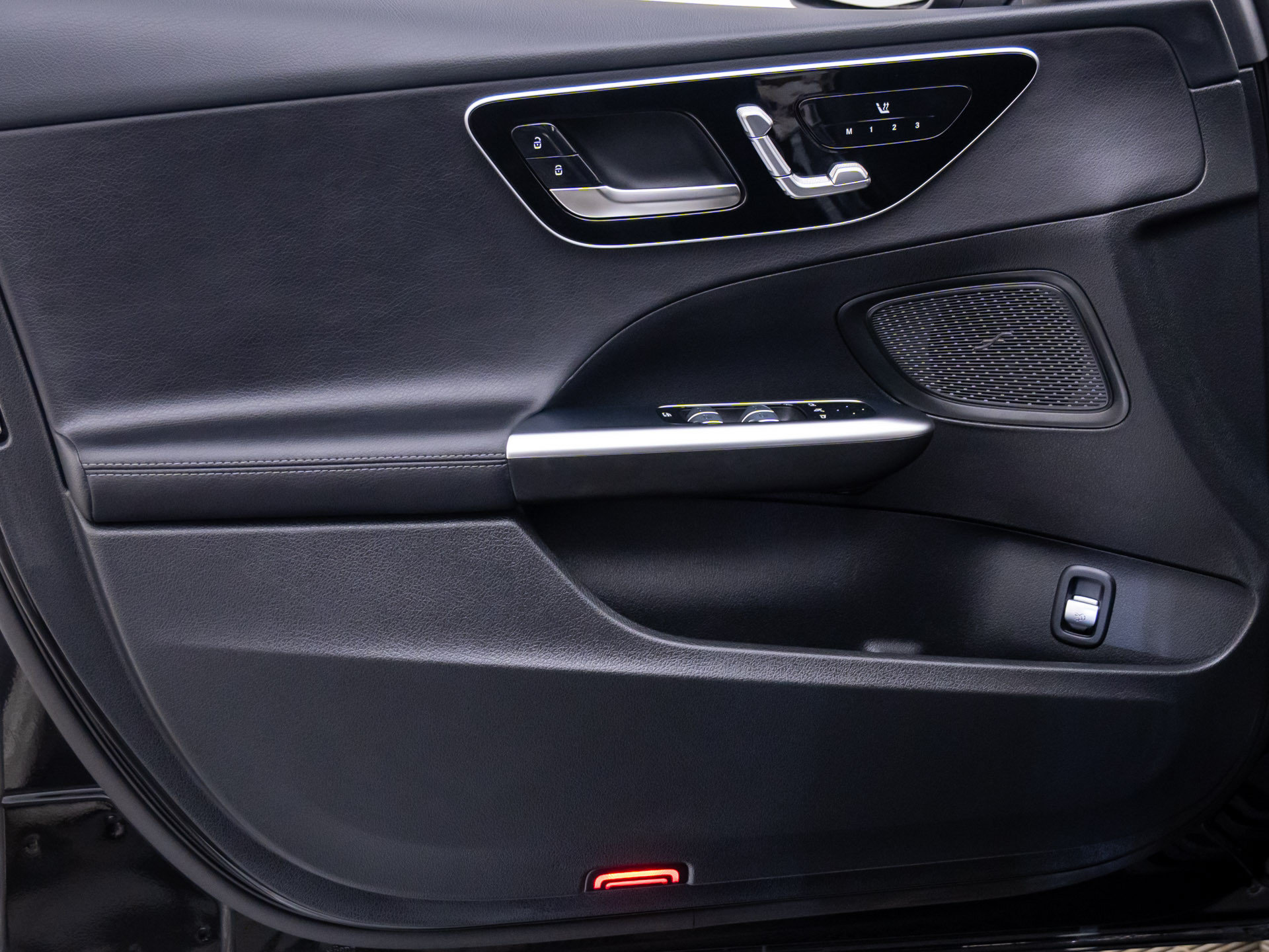 New 2026 Mercedes-Benz C 300 4MATIC Sedan image 12