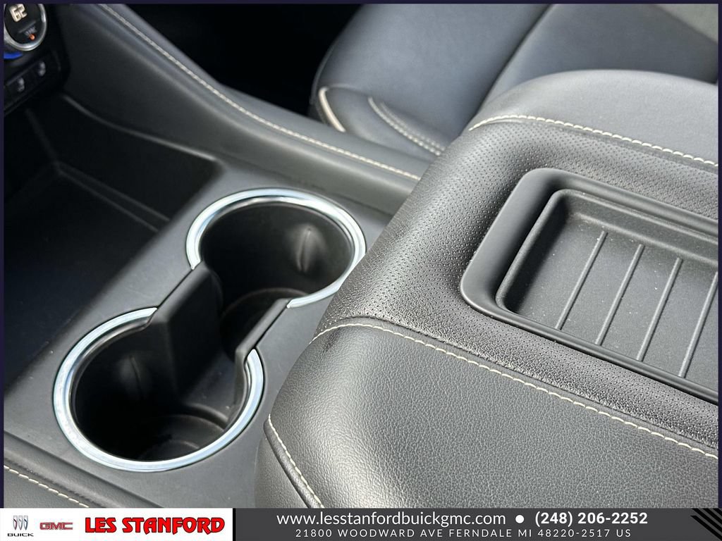 Certified 2024 GMC Yukon XL SLT w/ SLT Luxury Package AWD/4WD image 32