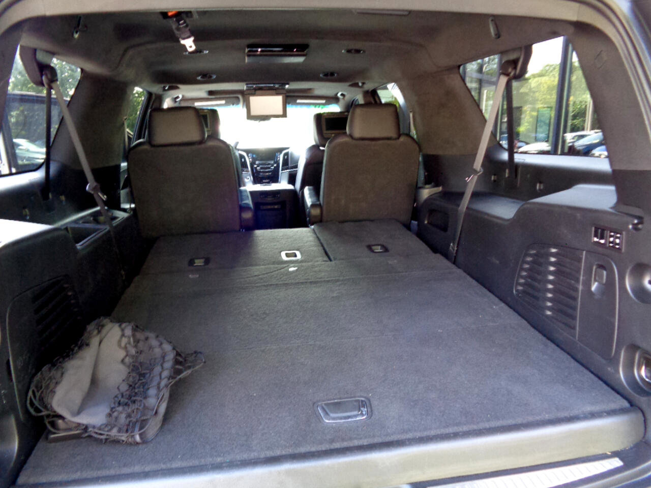Used 2019 Cadillac Escalade ESV Platinum image 21