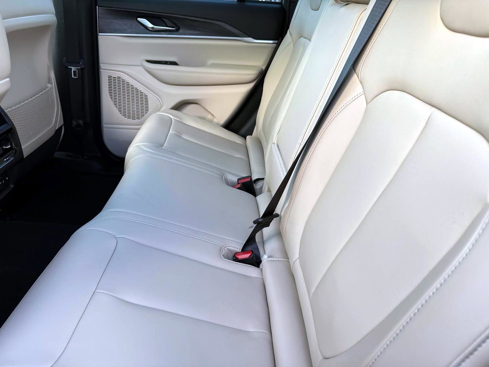 New 2025 Jeep Grand Cherokee Limited image 7