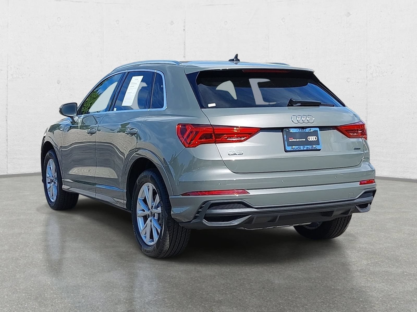 Certified 2025 Audi Q3 2.0T Premium w/ Convenience Package AWD/4WD image 7