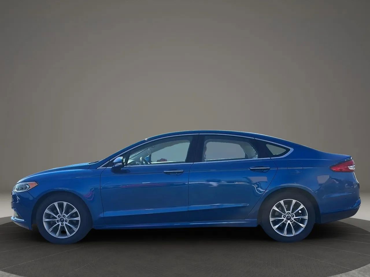 Used 2017 Ford Fusion SE w/ Fusion SE Technology Package image 23