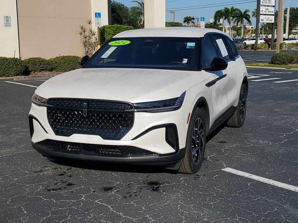 Used 2024 Lincoln Nautilus Premier w/ Jet Appearance Package image 9