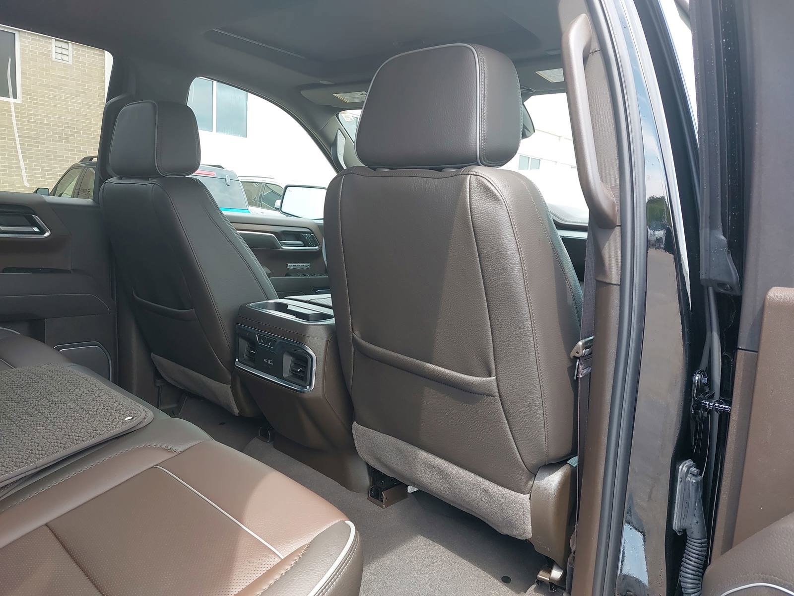 Used 2025 GMC Sierra 1500 Denali w/ Technology Package AWD/4WD image 11