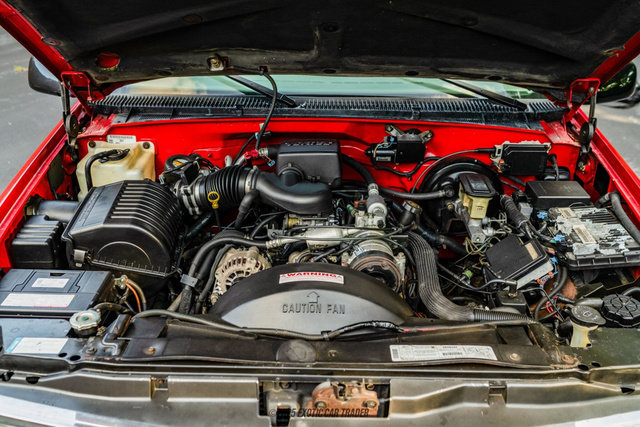 Used 1999 Chevrolet Tahoe LS image 15