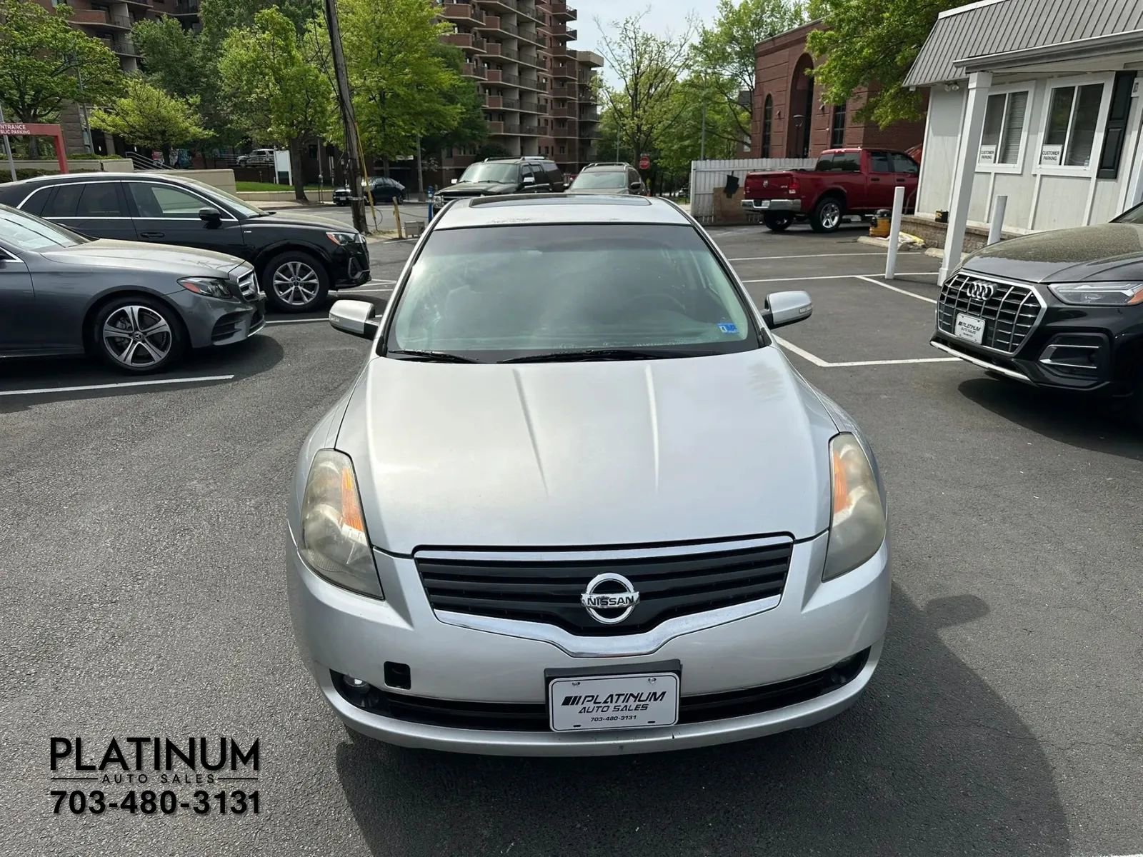 Used 2008 Nissan Altima 3.5 SE w/ Sport Pkg FWD image 4