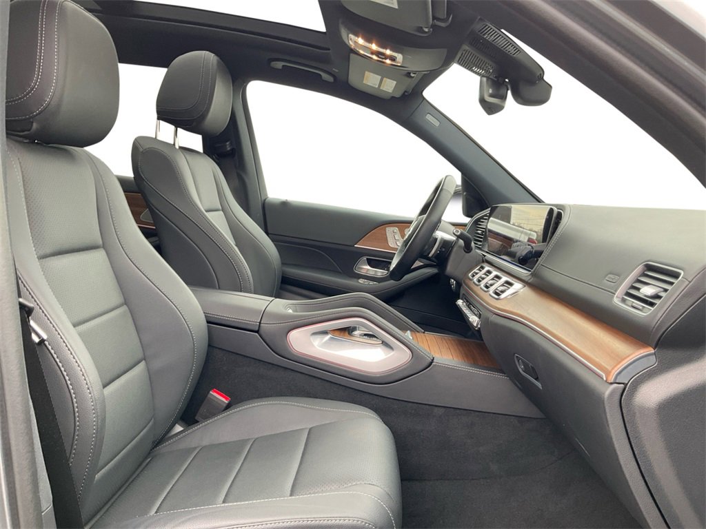 Used 2025 Mercedes-Benz GLS 450 4MATIC image 23