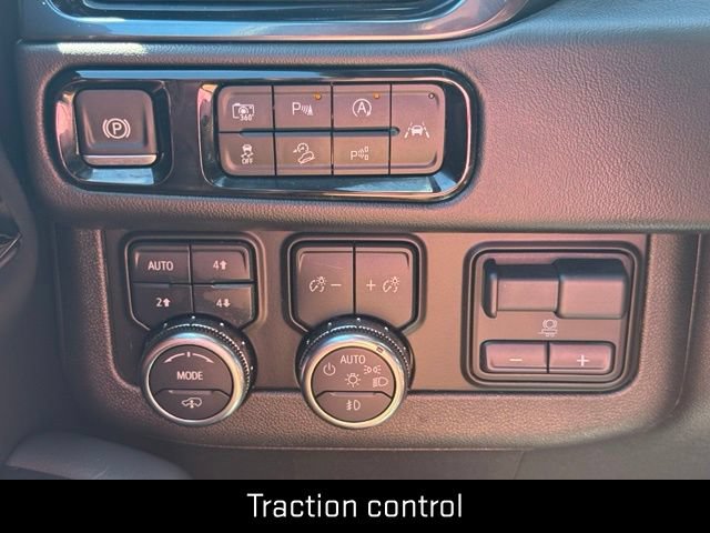 Used 2025 GMC Yukon AT4 w/ AT4 Premium Plus Package AWD/4WD image 43