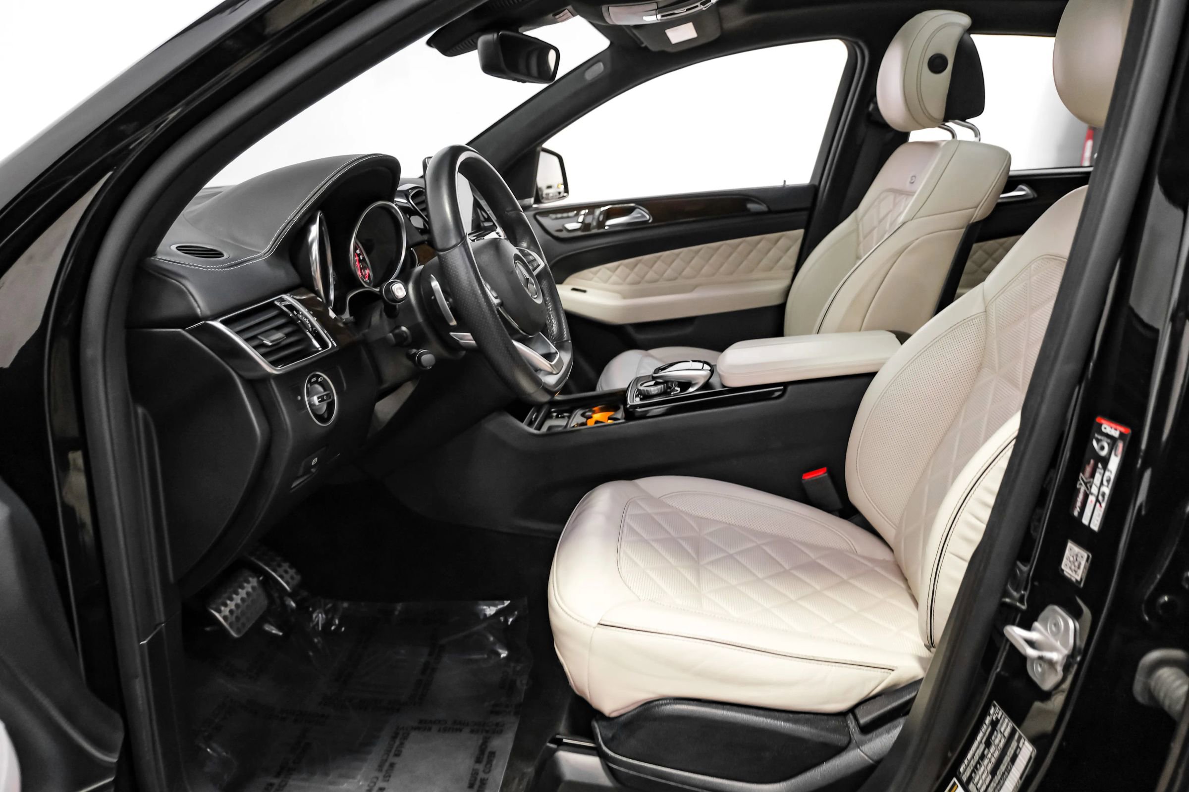 Used 2017 Mercedes-Benz GLE 43 AMG GLE 43 Sport Utility 4D image 28