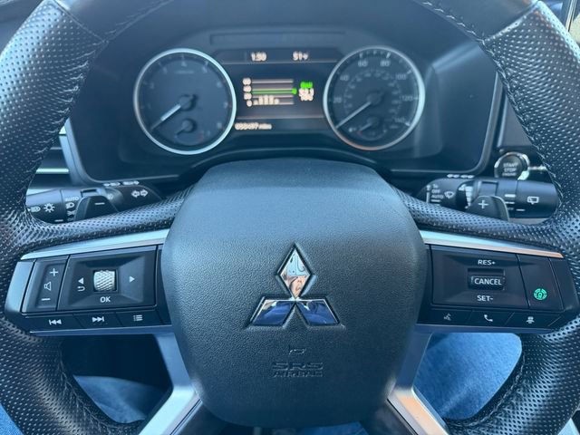 Used 2024 Mitsubishi Outlander SE Black Edition image 26