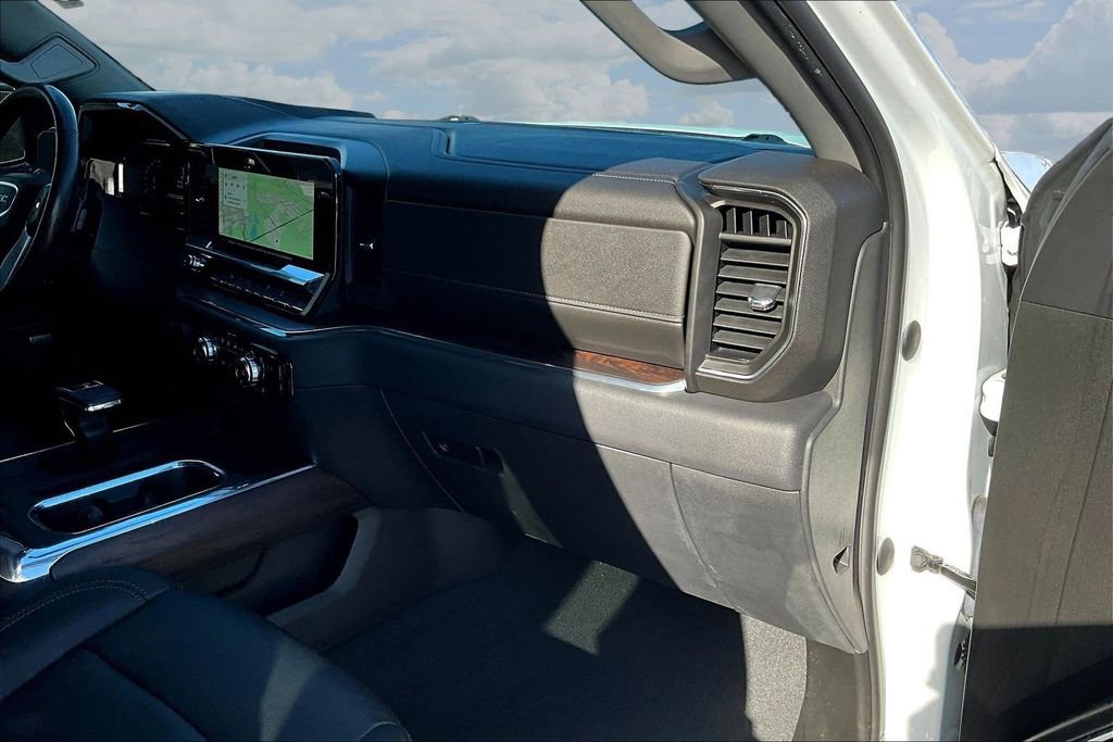 Used 2022 GMC Sierra 1500 SLT w/ SLT Premium Package image 29