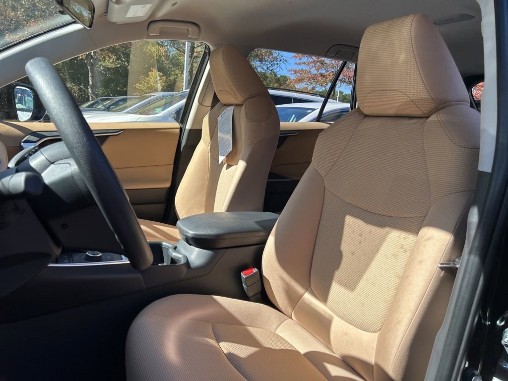 New 2025 Toyota RAV4 LE image 3