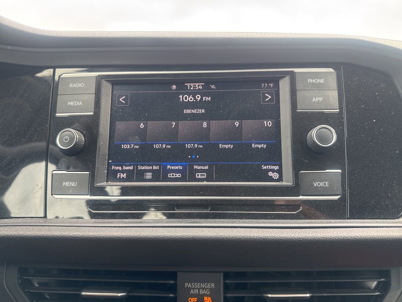 Used 2024 Volkswagen Jetta SE image 33