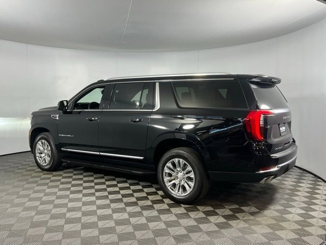 Used 2025 GMC Yukon XL Denali image 3