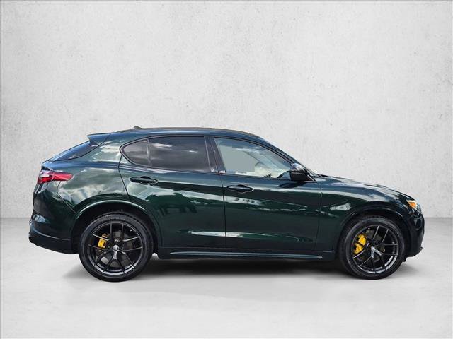 Used 2020 Alfa Romeo Stelvio Ti AWD/4WD image 4