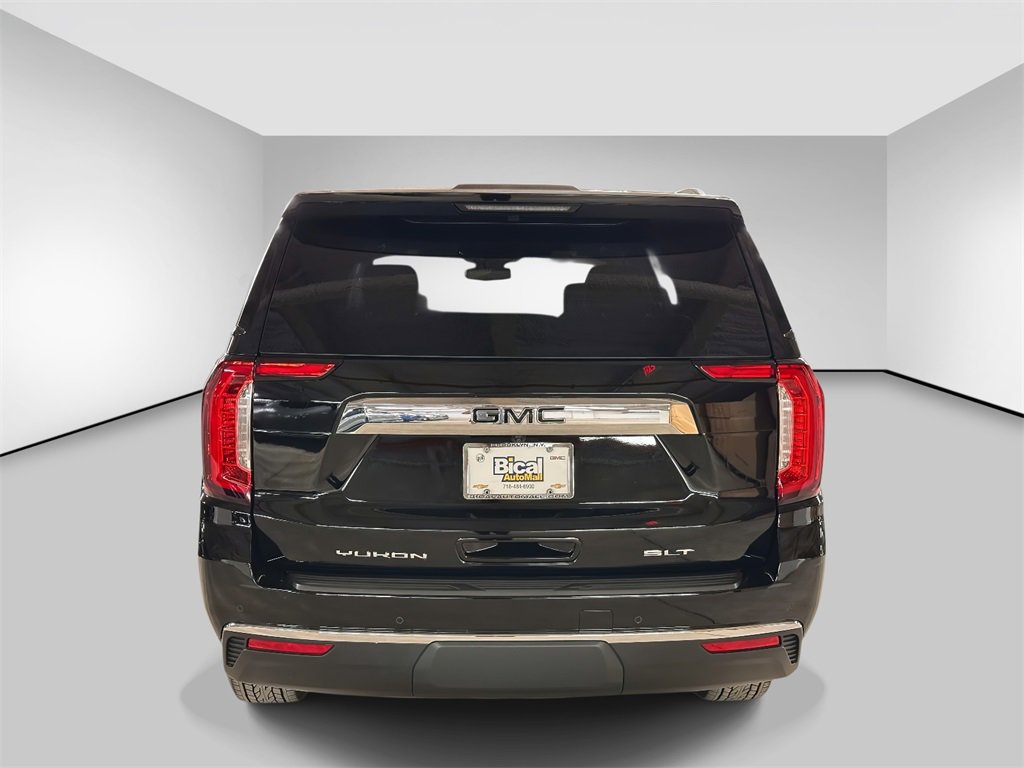 Used 2024 GMC Yukon SLT w/ SLT Luxury Package image 3