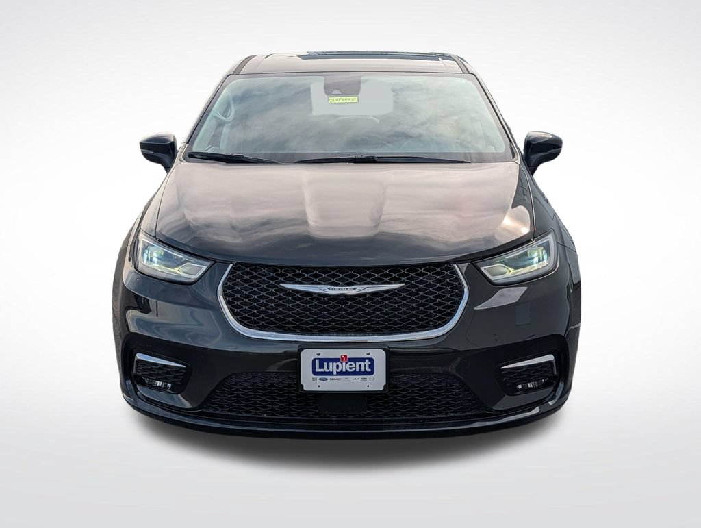 Used 2023 Chrysler Pacifica Touring-L FWD image 11