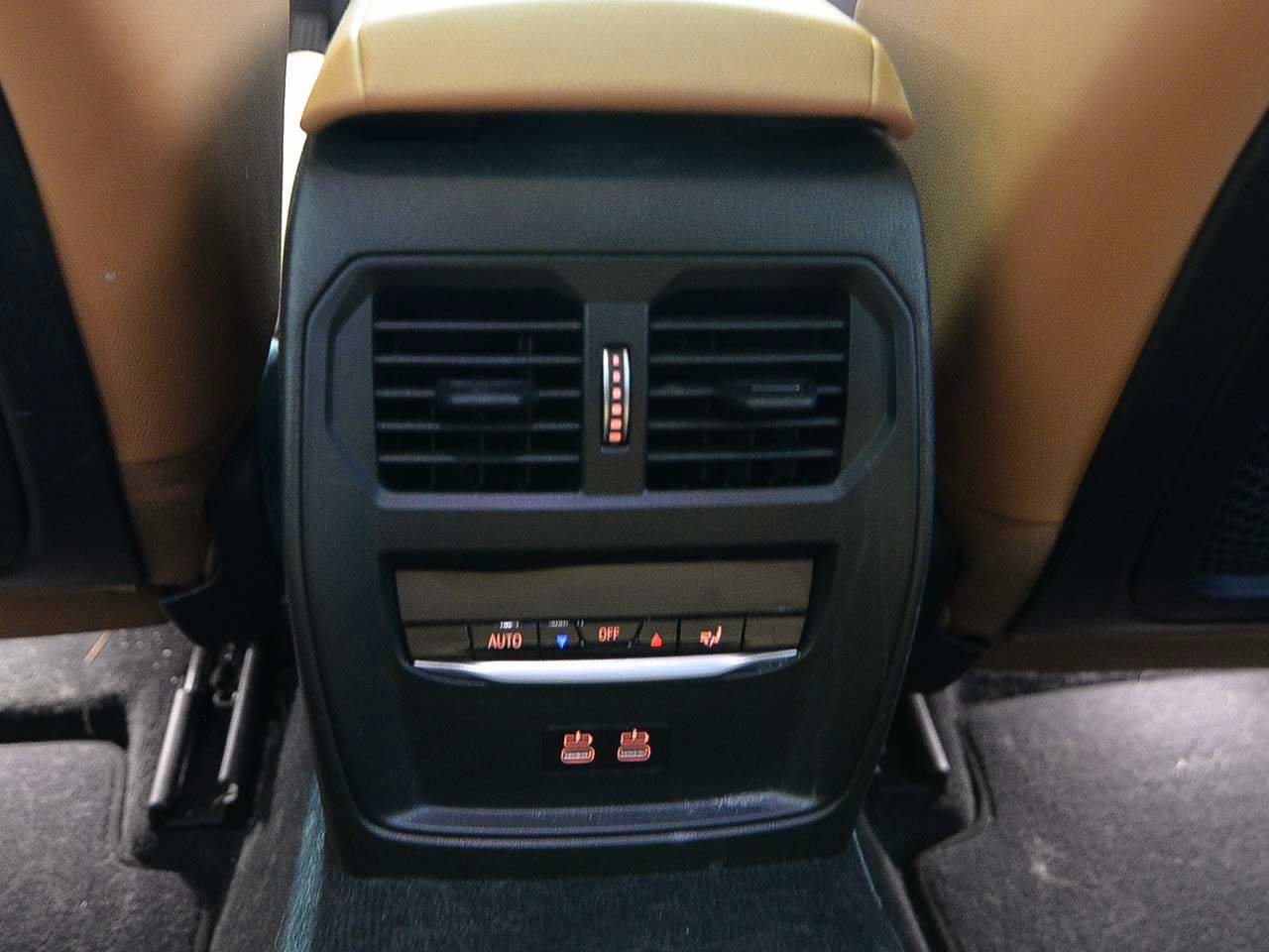 Used 2022 BMW 330i Sedan w/ Premium Package 2 RWD image 10