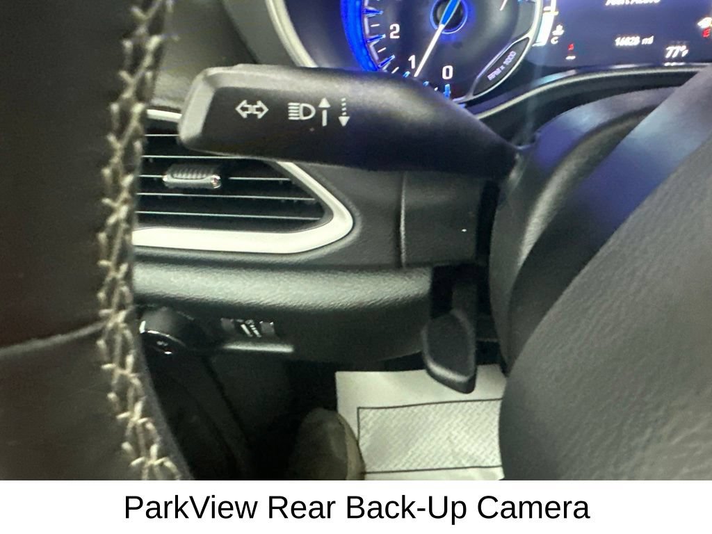 Used 2025 Chrysler Pacifica Select FWD image 37