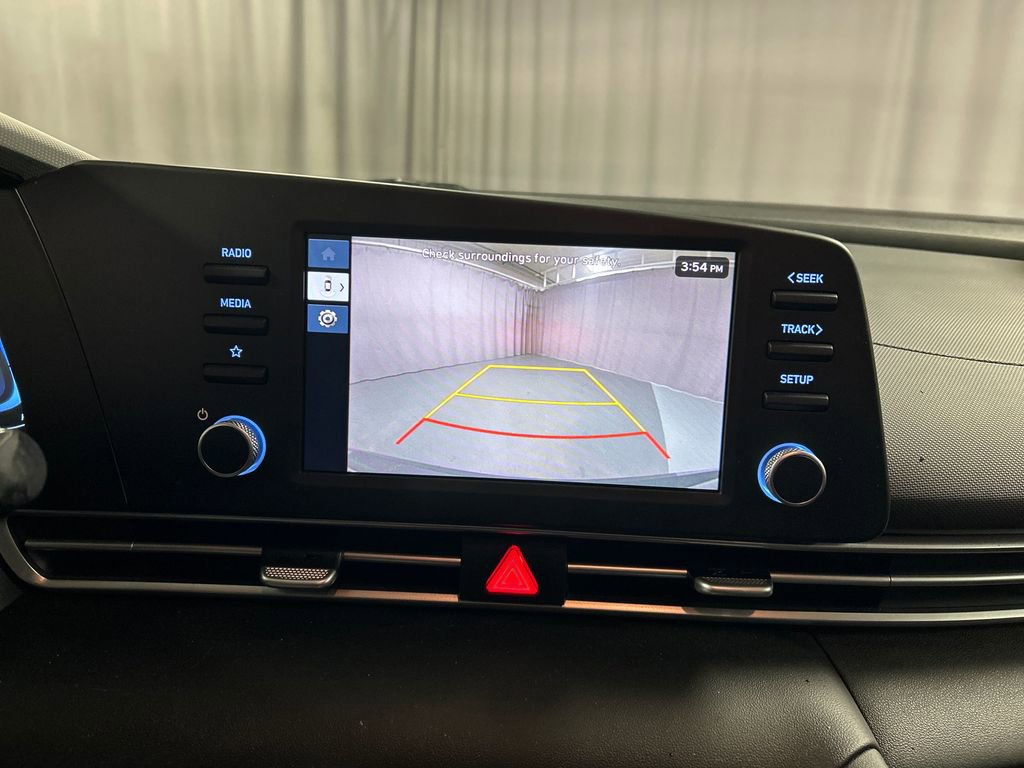 Used 2025 Hyundai Elantra SE image 16