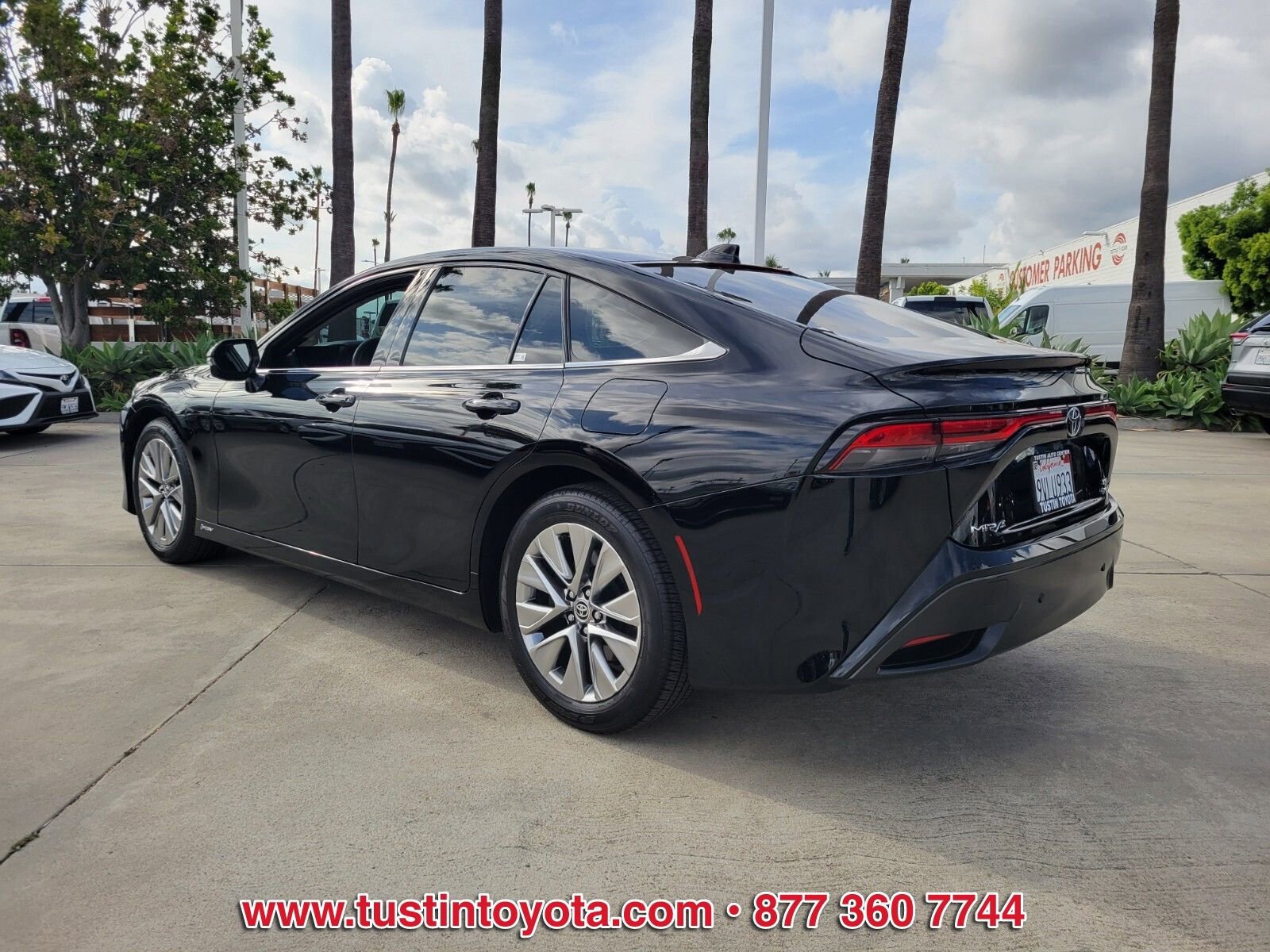 Used 2025 Toyota Mirai XLE RWD image 6