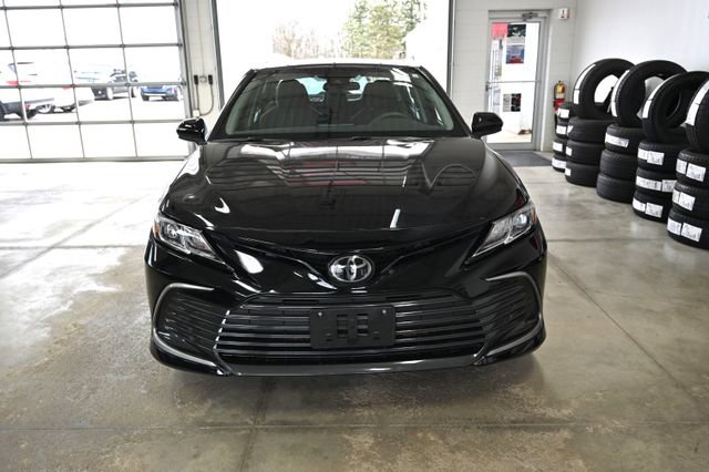 Used 2023 Toyota Camry LE image 2