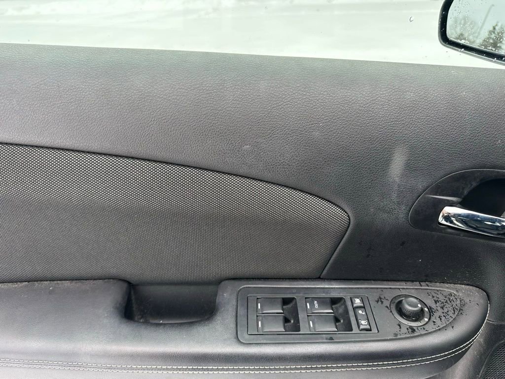 Used 2012 Dodge Avenger SXT image 12