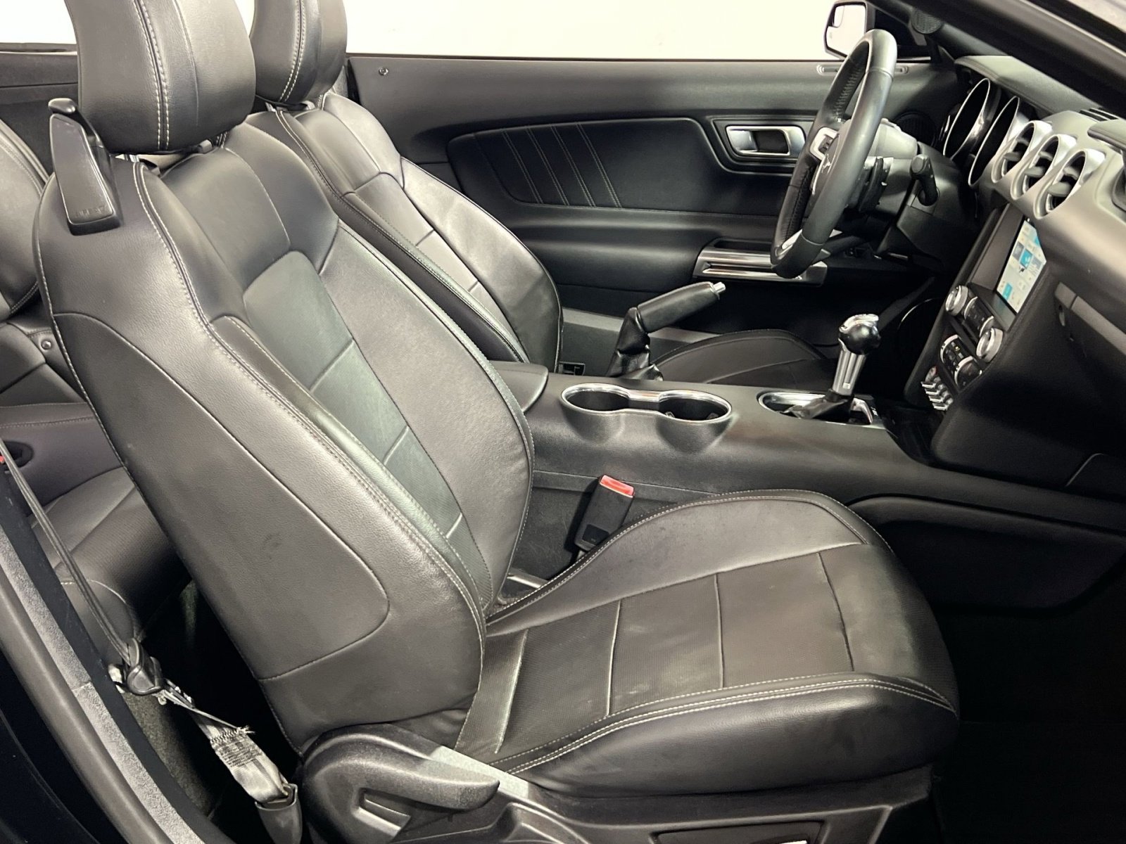 Used 2018 Ford Mustang GT Premium RWD image 27