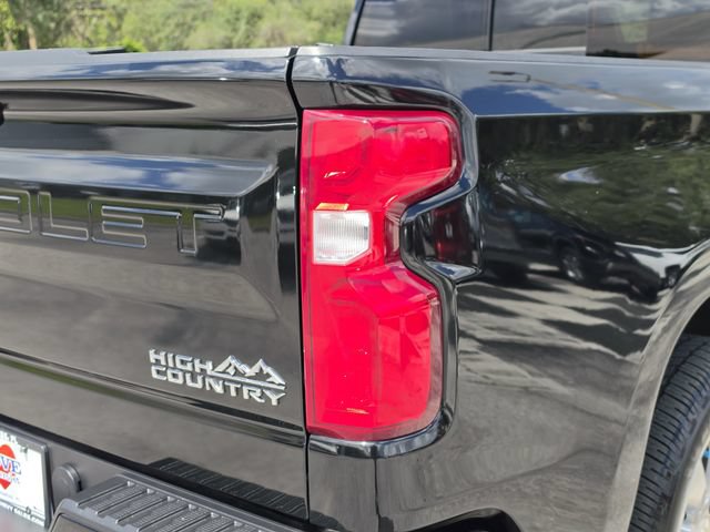 Used 2021 Chevrolet Silverado 1500 High Country w/ Technology Package AWD/4WD image 11