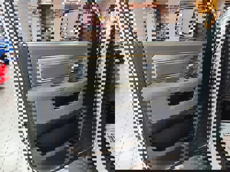 Used 2016 RAM 1500 Classic SLT w/ Trailer & Traction Group image 8