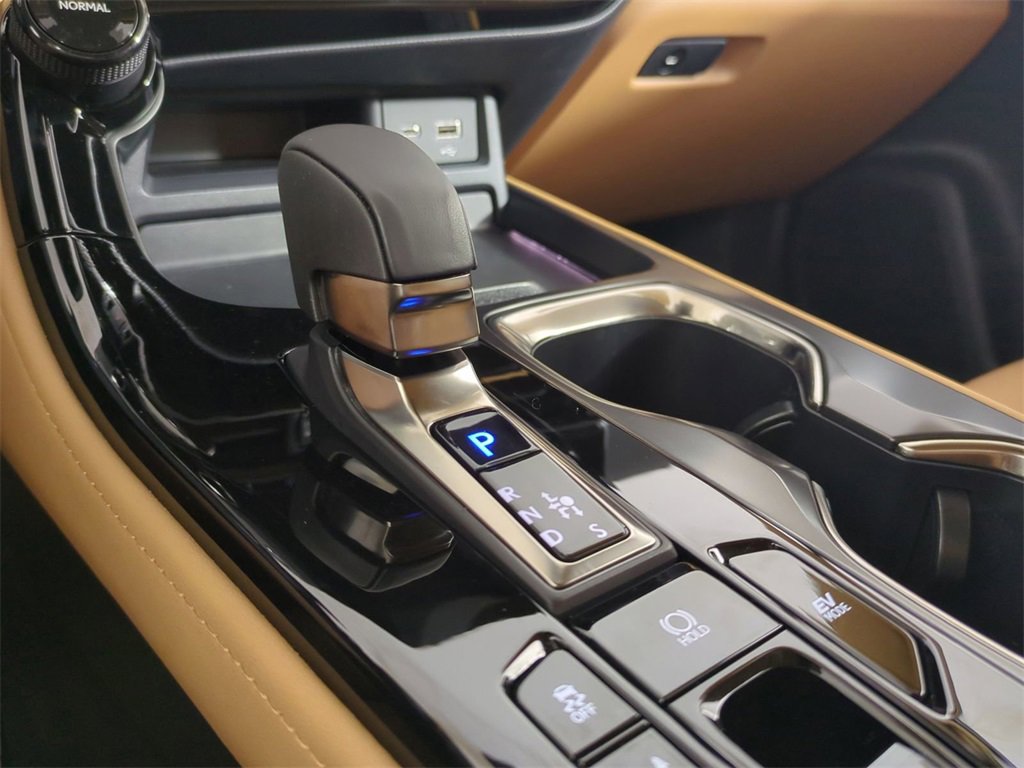 Used 2025 Lexus NX 350h AWD w/ Premium Package image 22