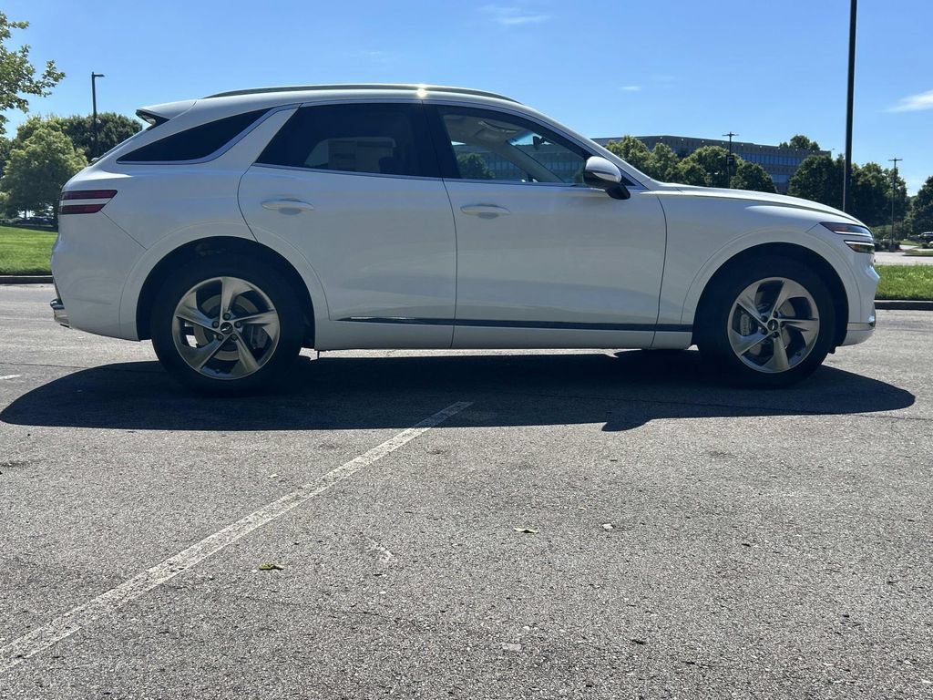 New 2026 Genesis GV70 2.5T Select AWD/4WD image 8