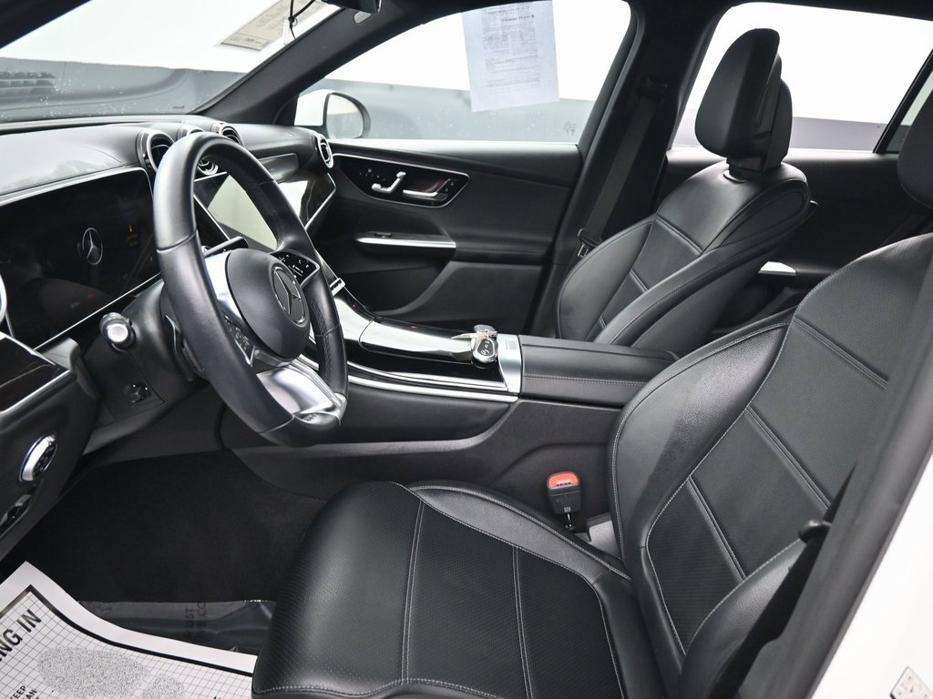 Used 2024 Mercedes-Benz GLC 300 4MATIC image 23