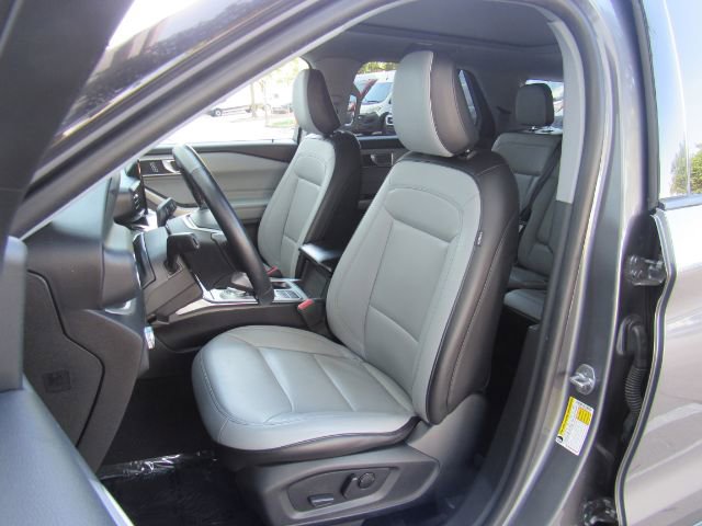 Used 2021 Ford Explorer XLT w/ Equipment Group 202A image 6