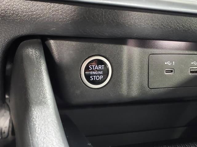 Used 2022 Nissan Rogue SV image 32