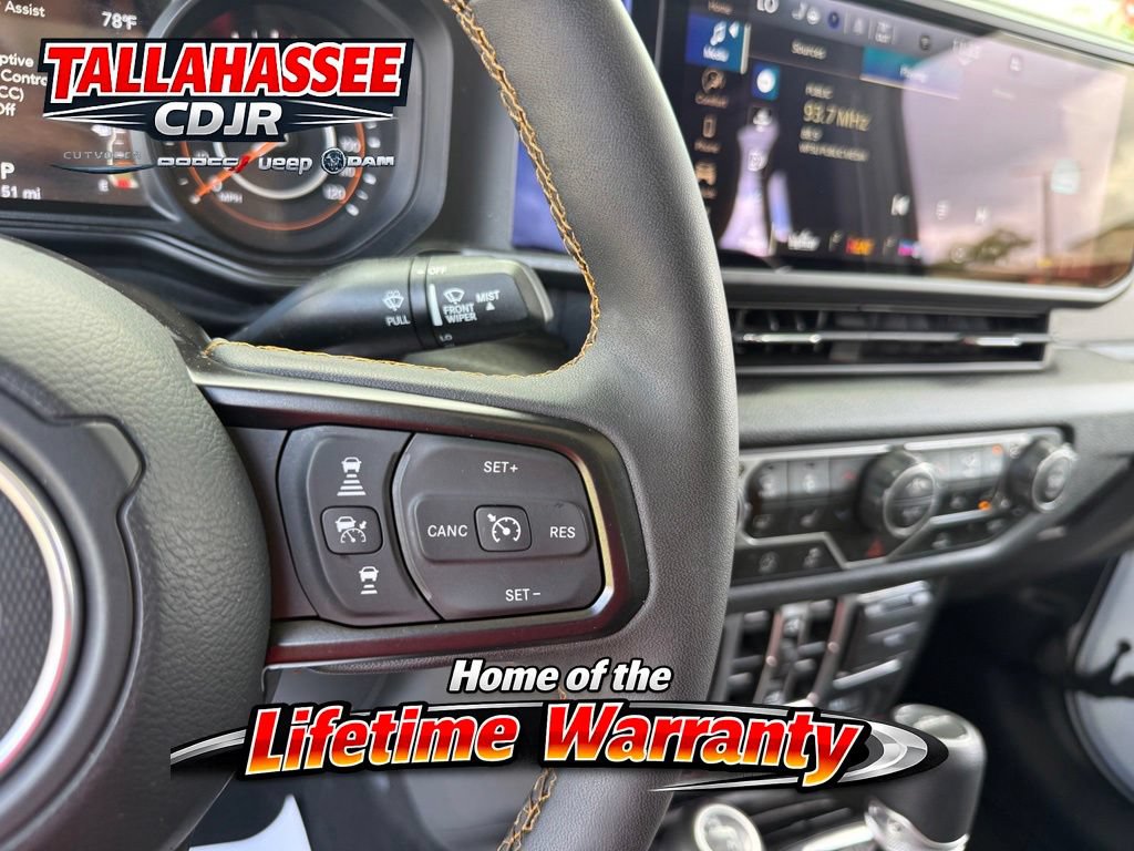 Used 2025 Jeep Gladiator Sport AWD/4WD image 18