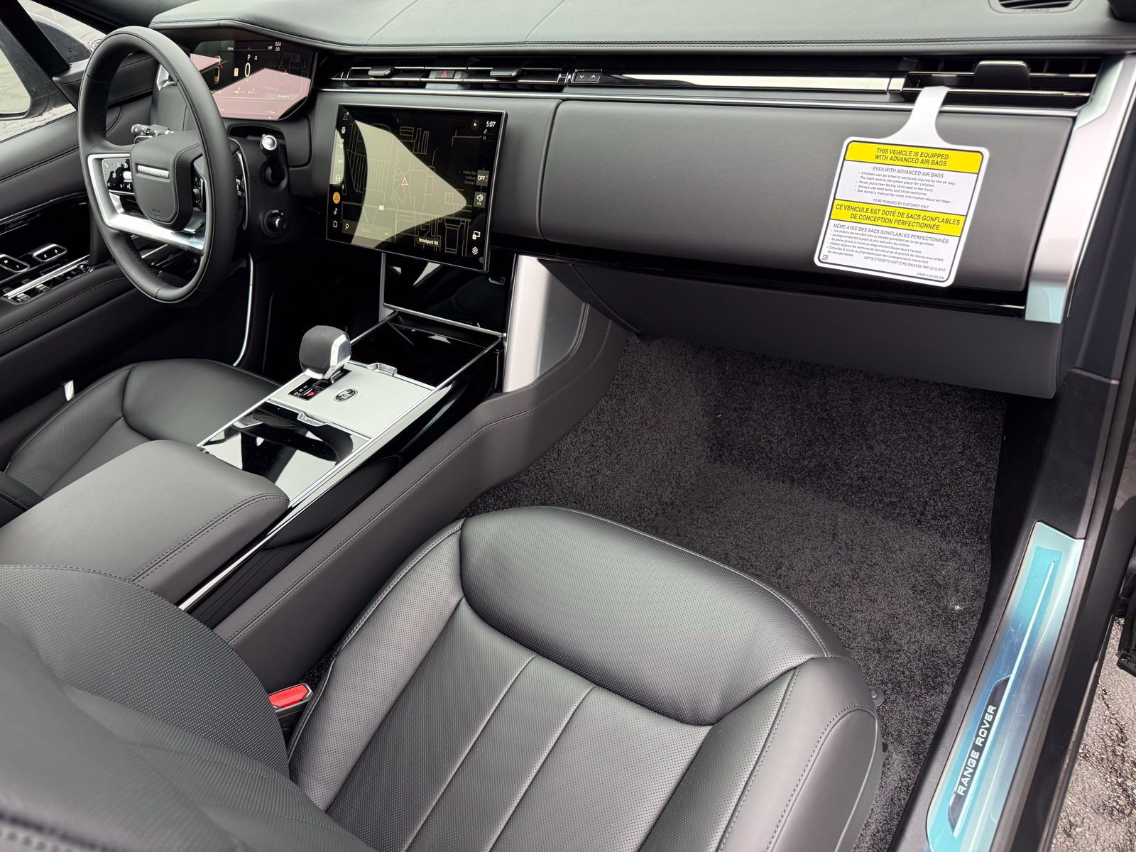 New 2026 Land Rover Range Rover Long Wheelbase SE AWD/4WD image 21