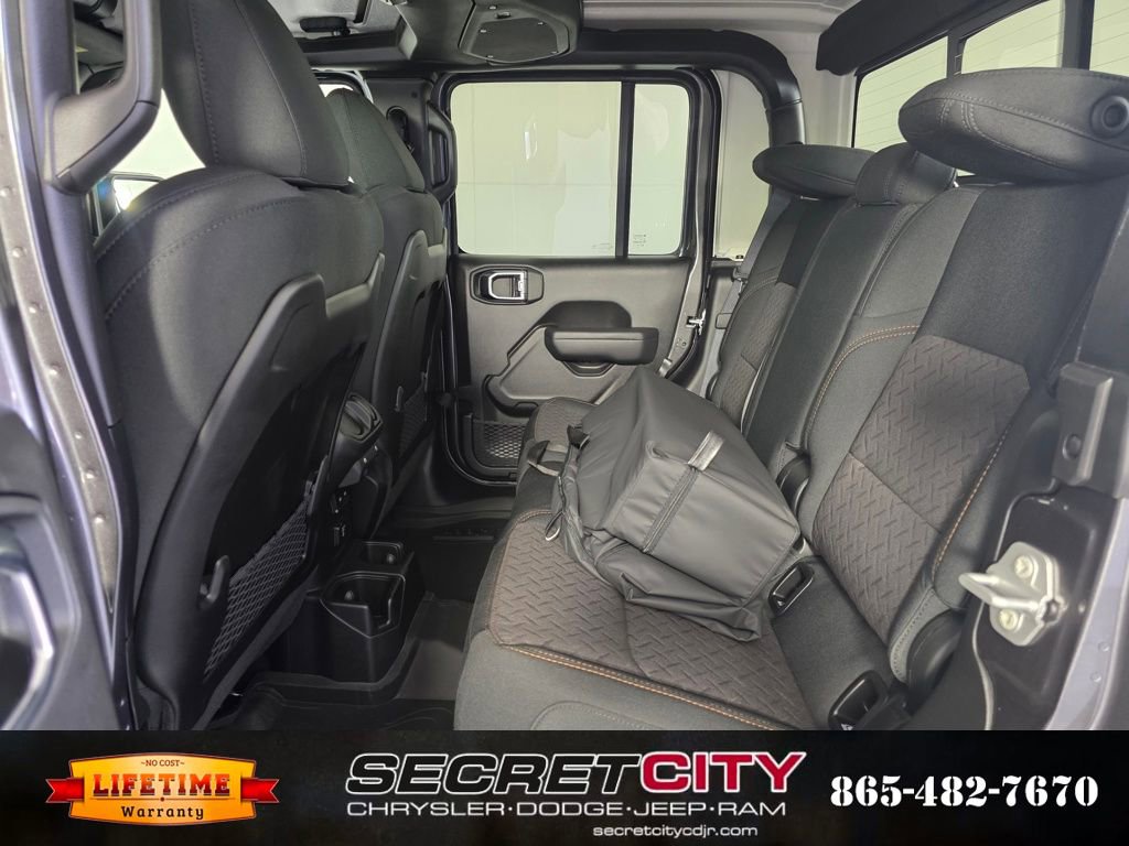 New 2025 Jeep Gladiator Mojave image 26