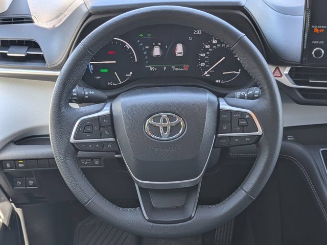 Used 2025 Toyota Sienna XLE FWD image 19