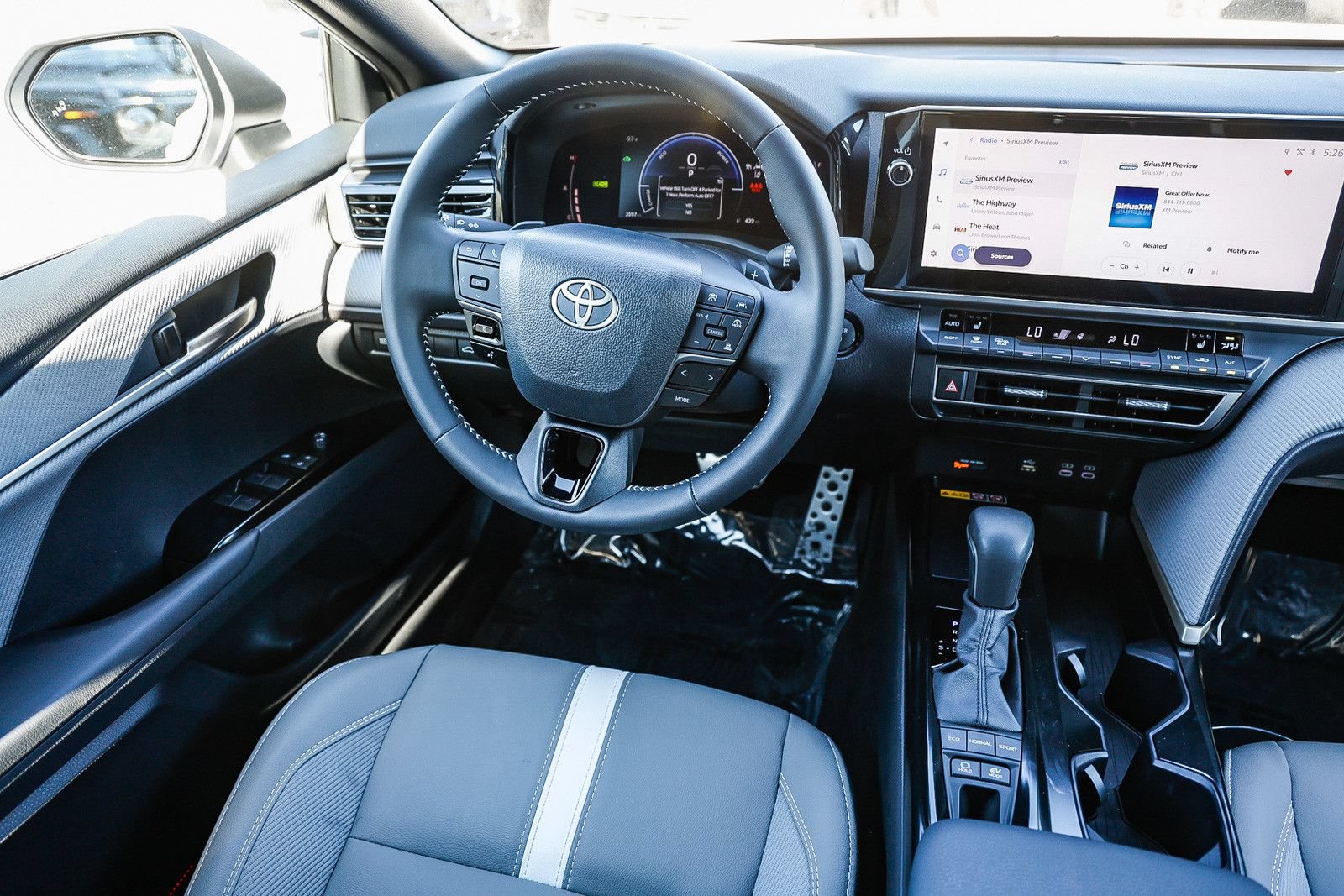 Used 2026 Toyota Camry SE w/ Multimedia Upgrade Package FWD image 14
