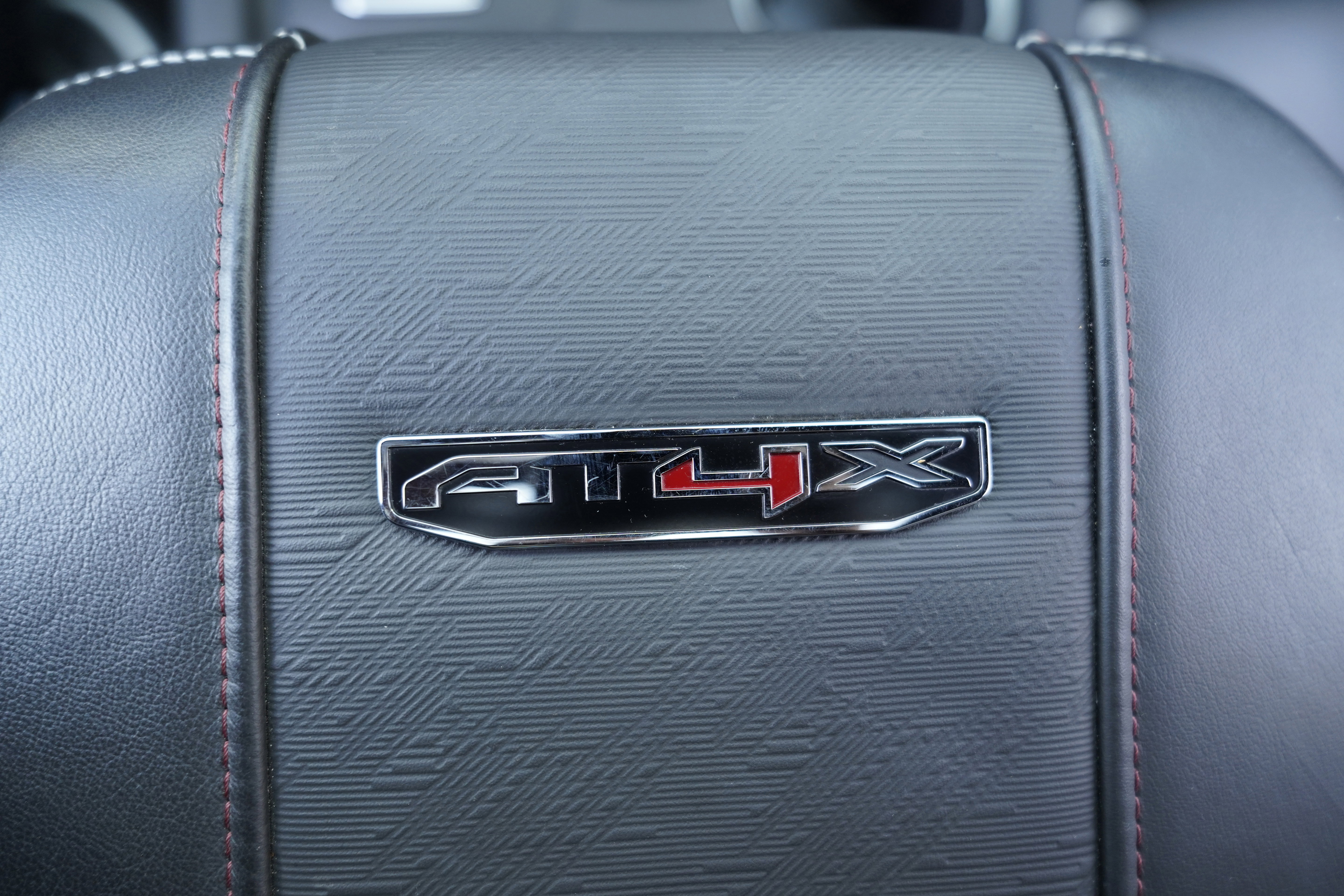 Used 2025 GMC Sierra 2500 AT4X image 36