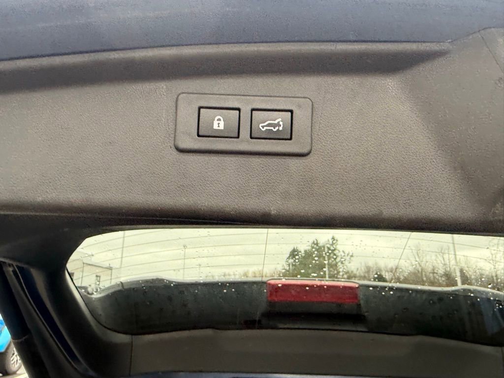 Used 2022 Subaru Outback Touring image 40