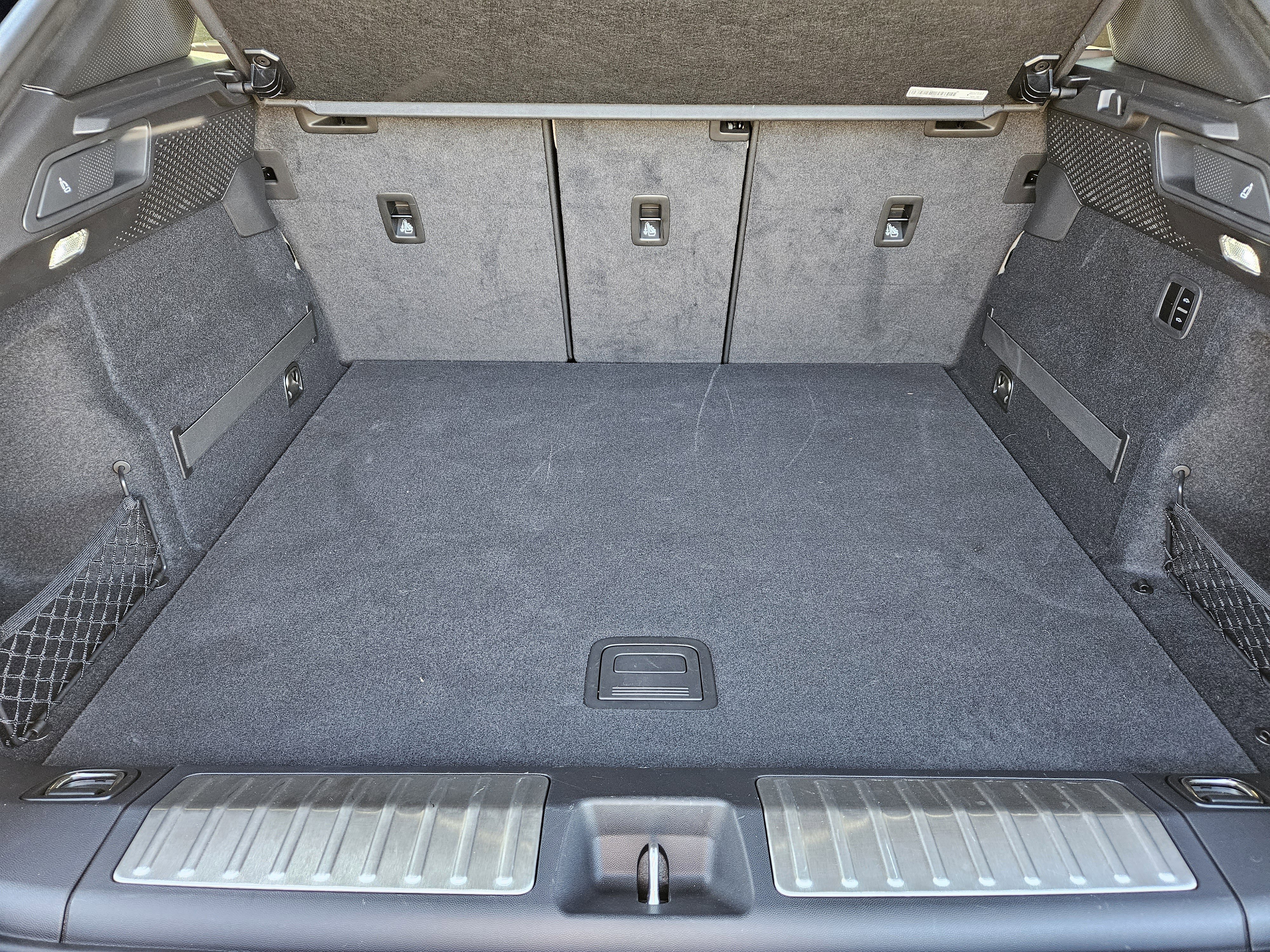 Certified 2024 Porsche Macan 4 Electric image 31