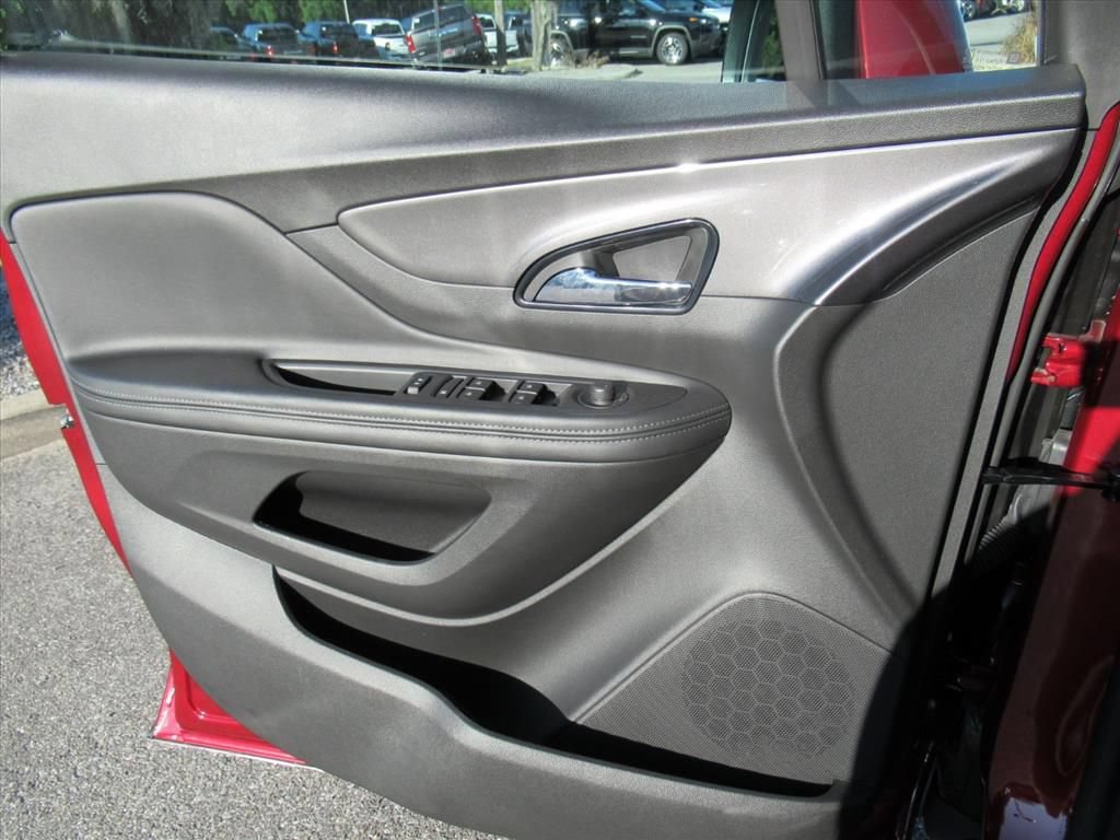 Used 2022 Buick Encore Preferred w/ Safety Package FWD image 17