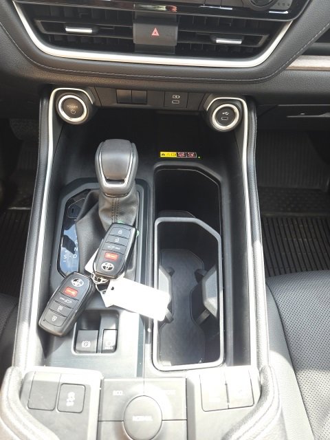 Used 2024 Toyota Grand Highlander Limited image 18